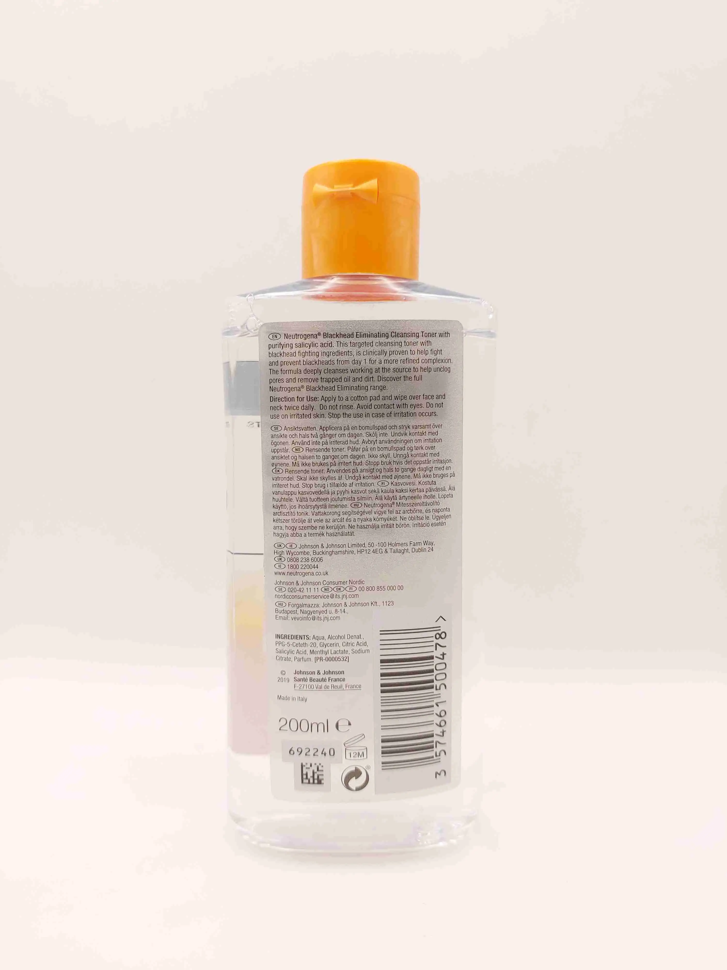 تونر پاک‌کننده و از بین برنده‌ی جوش‌های سرسیاه نوترژینا ( Neutrogena )