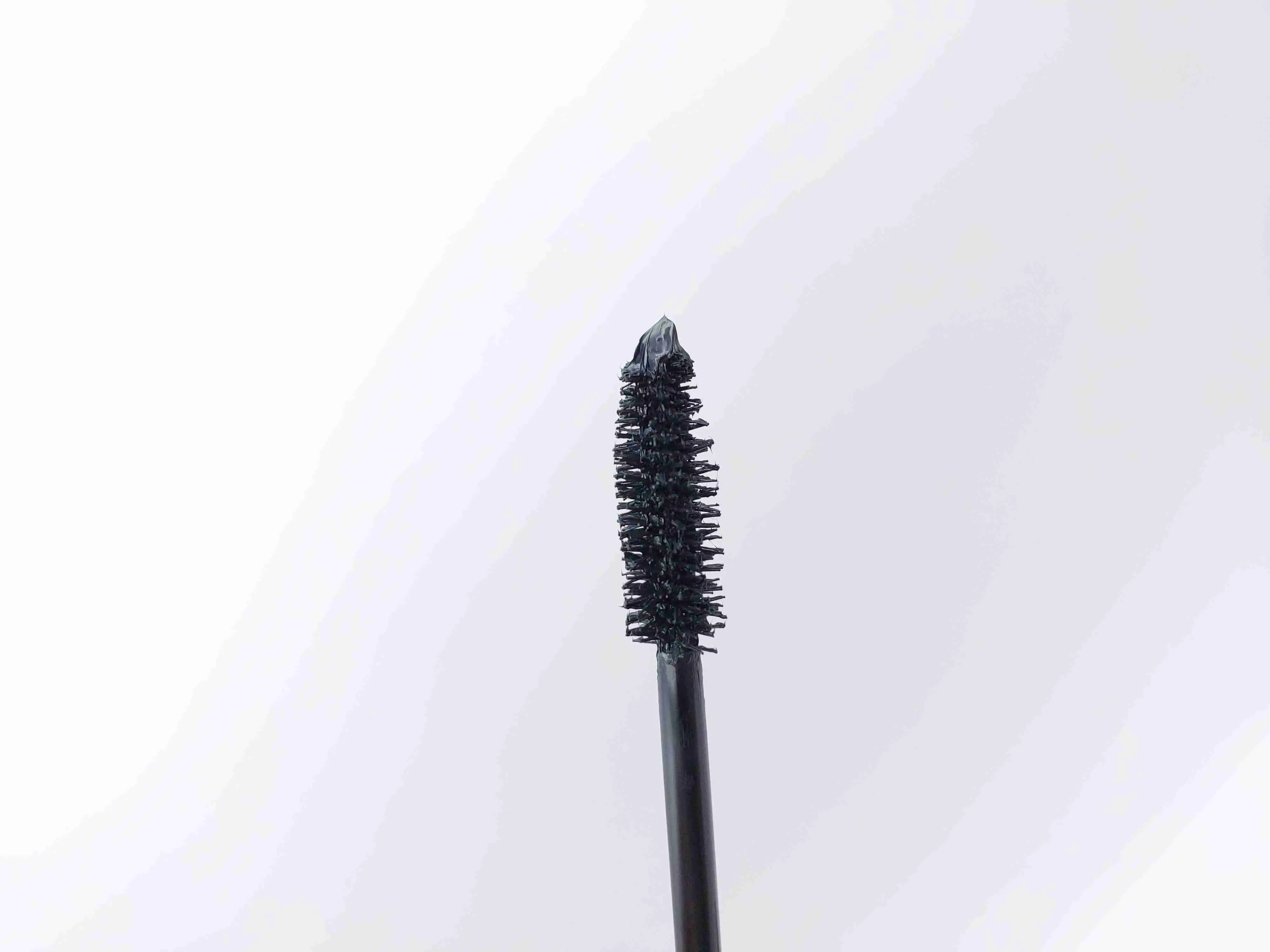 ریمل حجم دهنده ، پر پشت کننده ، بلند کننده و ضد آب کوئین لش Queen's Lashes